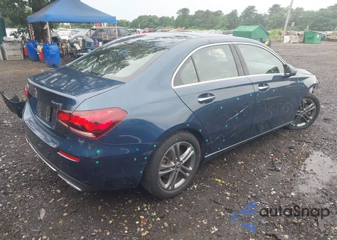 2020 Mercedes-Benz A 220 4Matic z USA, uszkodzony, nr VIN W1K3G4FB3LJ211819